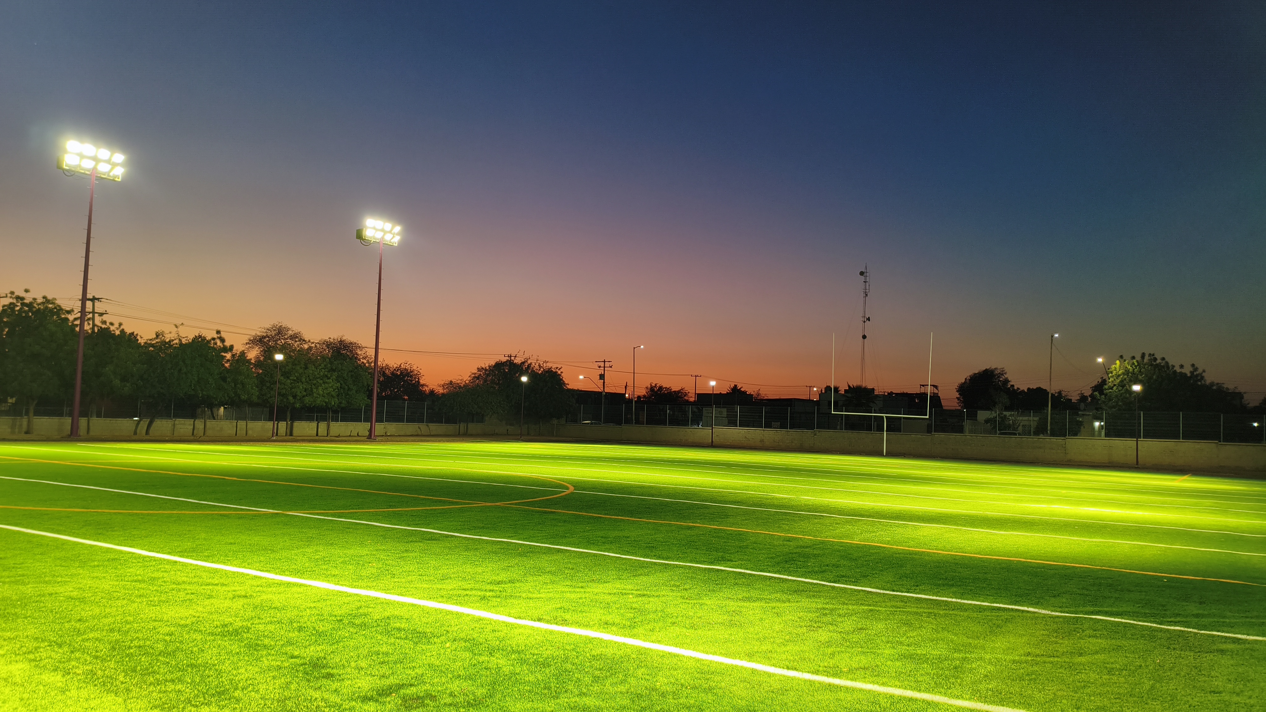 Cancha Con Iluminacion en la noche